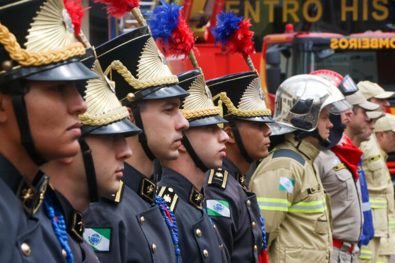 A comemoração dos 110 anos do Corpo de Bombeiros do Paraná