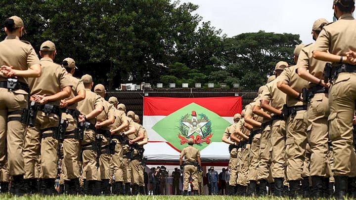 Polícia Militar de Santa Catarina vai investigar publicações curtidas por perfil oficial da Corporação