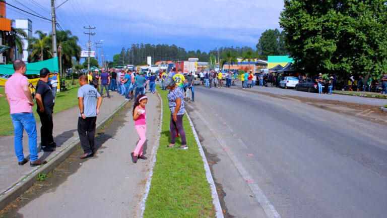 Justiça Federal determina liberação de várias rodovias de Santa Catarina e do Paraná