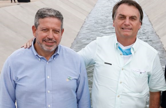 Concedida aposentadoria de R$ 30 mil para Jair Messias Bolsonaro