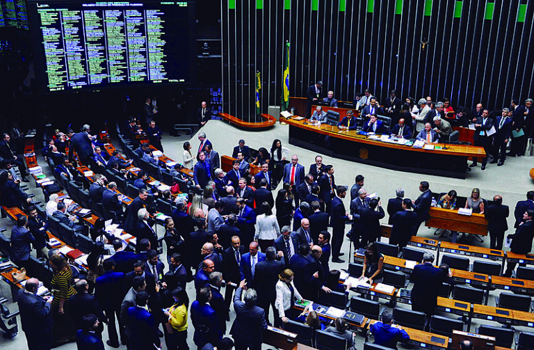 Câmara Federal aprovou aumento de salário de deputados, senadores e ministros de Estado