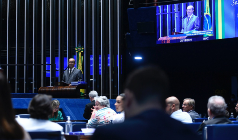 Jorginho se despede do Senado falando para micro e pequenos empresários e deseja sucesso a sua sucessora Ivete Appel