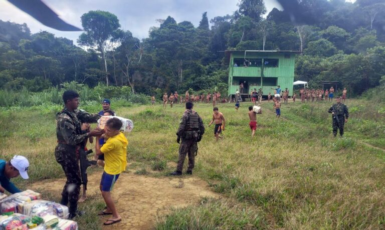 Quatro toneladas de alimentos do Governo Federal para os índios yanomamis