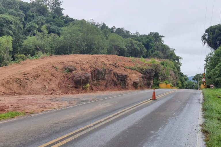 DER inicia projeto de proteção de quedas na PR-476 (rua Venceslau Vaz) em União da Vitória