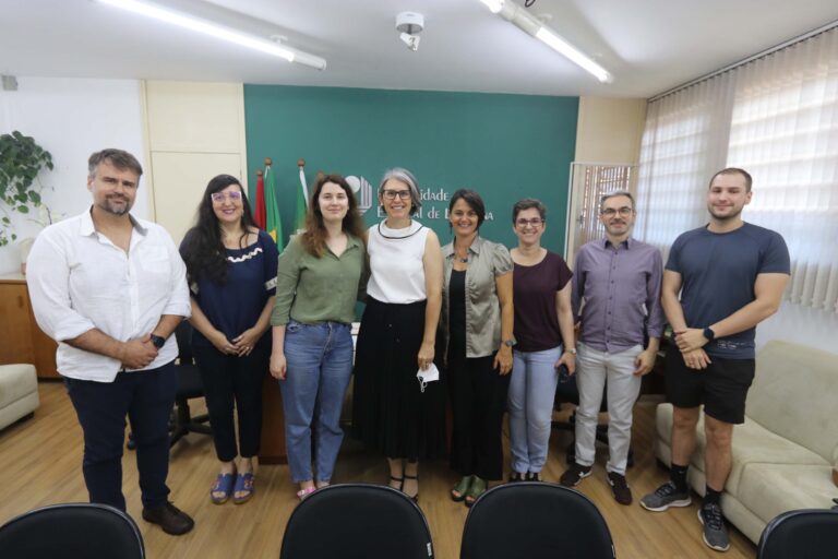 Em ano de guerra, Governo do Paraná já acolheu 12 cientistas ucranianos