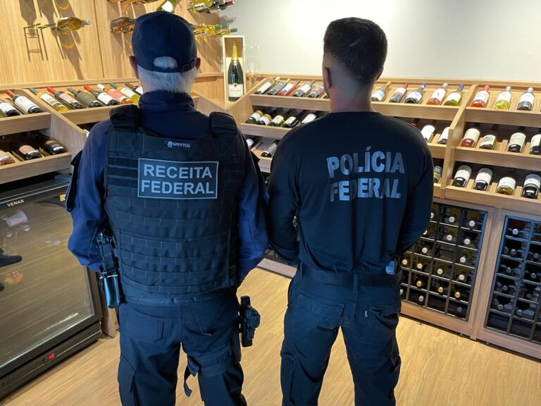 Receita Federal, Polícia Federal e Polícia Militar de Santa Catarina cumpre mandados da Operação Assemblag