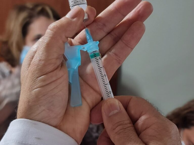 União da Vitória recebe doses da vacina bivalente contra a Convid-19 e vacinação é aberta para grupos prioritários