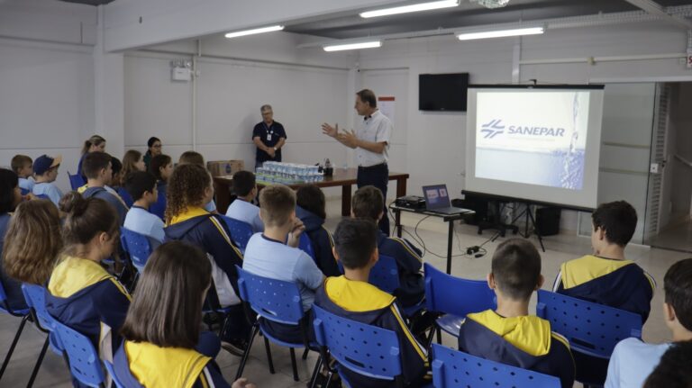 Prefeitura de Porto União e Sanepar destacam às crianças o uso consciente de água