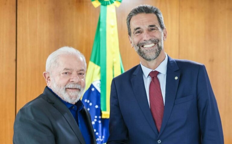 Presidente Lula empossou Enio Verri no cargo de diretor-geral de Itaipu