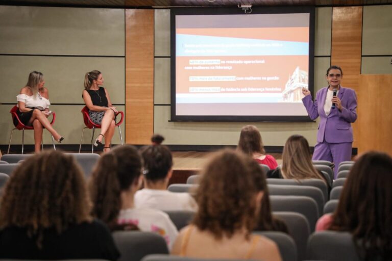 Marilena Winter, presidente da OAB/PR, participa de Roda de Conversa sobre as dificuldades da mulheres no mercado do trabalho