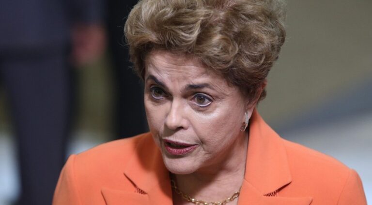 TCU aponta que Dilma Rousseff não devolveu itens do acervo pessoal e nem pagou pelos objetos