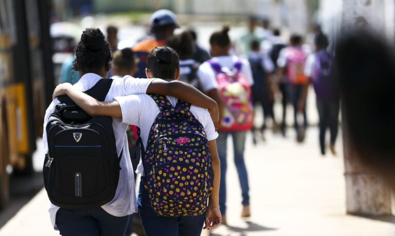 Violência nas escolas: como falar com as crianças e adolescentes