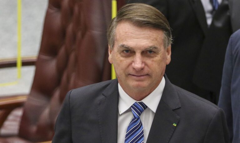 À Polícia Federal, Jair Bosonaro disse que estava sob efeito de medicamentos