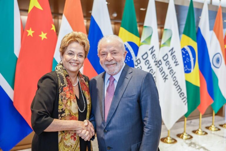 Presidente Lula questiona dólar como moeda para negócios entre países