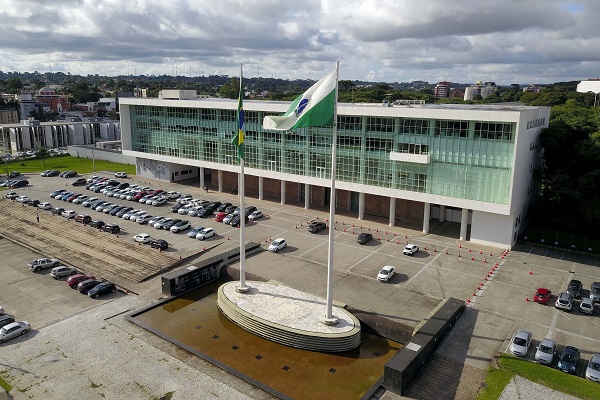 Decretado ponto facultativo nas repartições públicas do Governo do Paraná