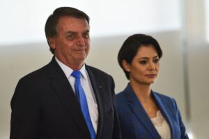 Polícia Federal faz busca na casa do ex-presidente Jair Messias Bolsonaro