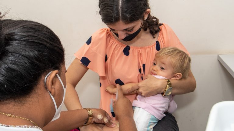 Santa Catarina amplia vacinação contra gripe para toda a população acima de seis meses de idade