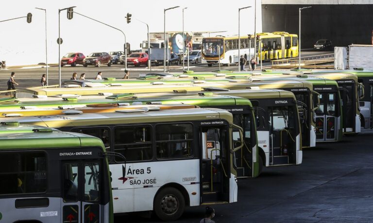 Tem novo prazo exame psicológico para motoristas de ônibus e camihão