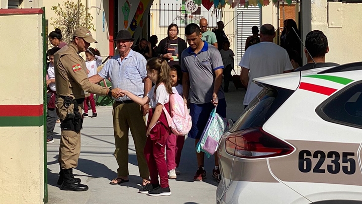 Dificuldades do Governo do Estado em garantir segurança nas escolas de Santa Catarina