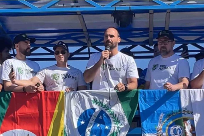 Eduardo Bolsonaro diz que professor ‘doutrinador’ é pior que traficante