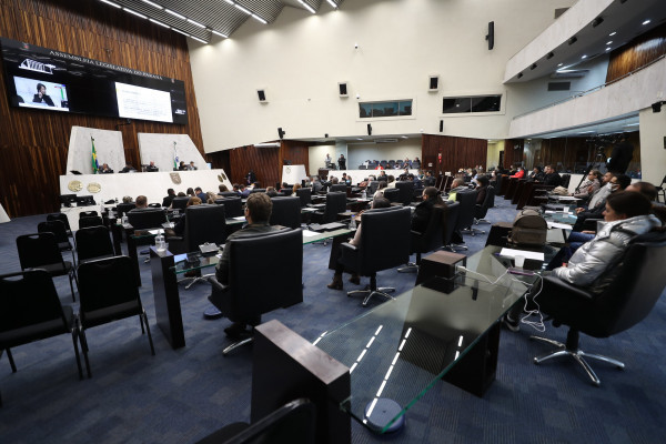 Assembleia Legislativa do Paraná inicia tramitação do projeto do reajuste do funcionalismo