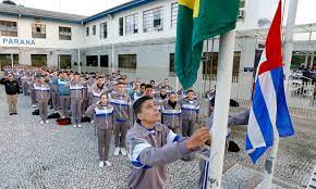 Governo do Paraná vai manter as escolas cívico-militares, apesar da decisão do governo federal