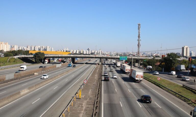 Programa de Aceleração do Crescimento (PAC) prevê mais de 300 obras em rodovias e ferroviárias