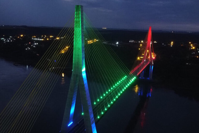 Teste de iluminação cênica marca fim dos trabalhos na ponte da integração da integração