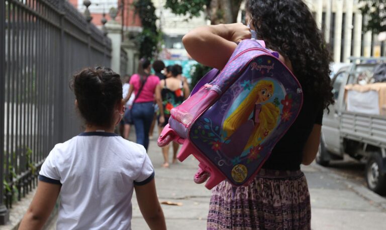 Governo publica as regras para adesão à escola de tempo integral