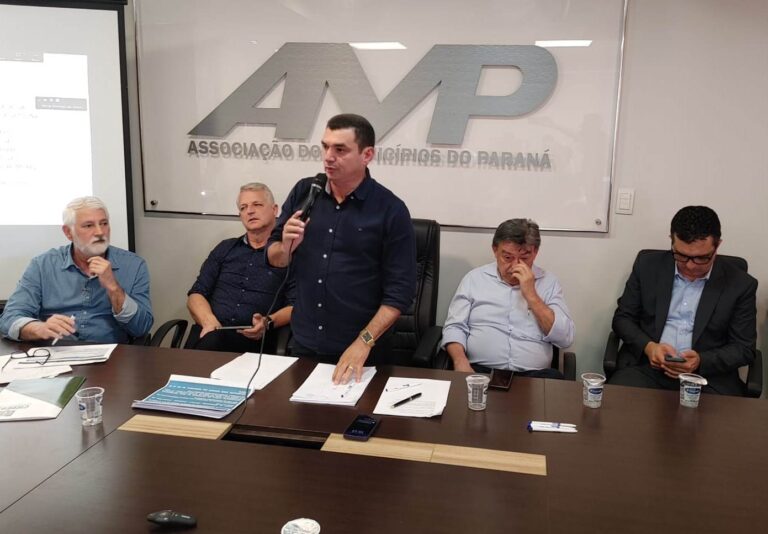 Prefeitos e prefeitas do Paraná vão promover manifestação contra crise nos municípios