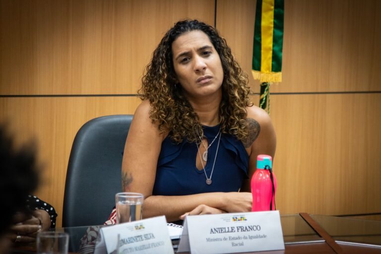 Ministra Anielle Franco e sua equipe coloca governo de Lula numa sinuca de bico