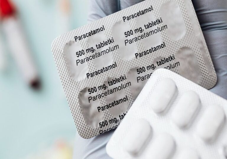 Danos e riscos do uso frequente do medicamento paracetomol