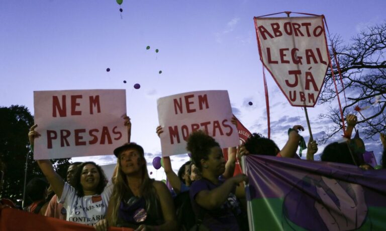 A legalização do aborto volta ao debate público com julgamento no STF