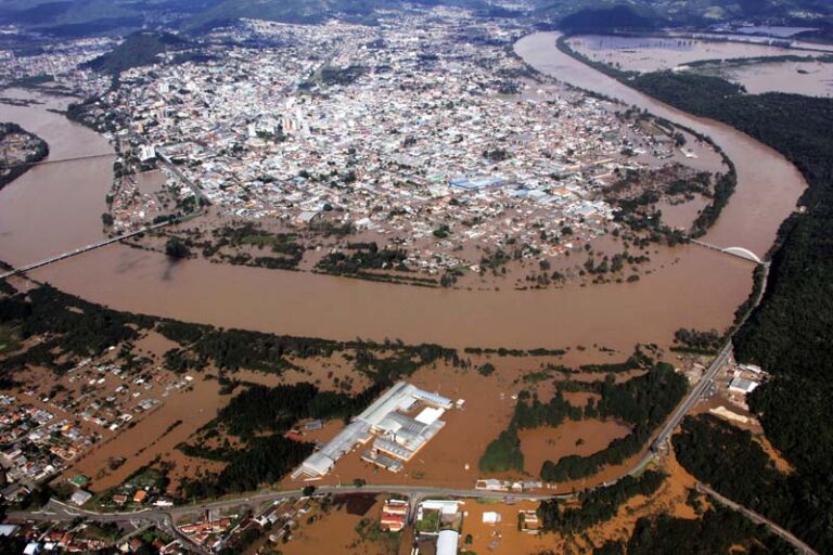 Previsão do nível do Iguaçu, segundo a Copel; e a falta de conhecimento da bacia hidrográfica do Iguaçu em nossa região, o que é lamentável