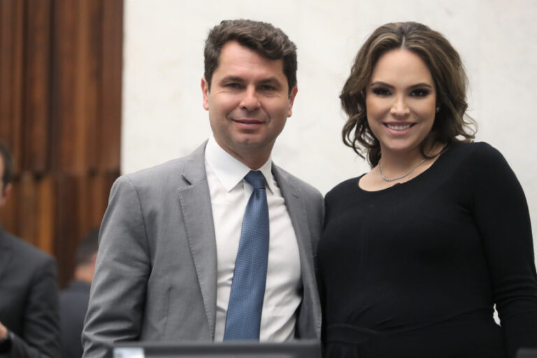 Alexandre Curi e Maria Victoria querem vacina para bronquite no calendário do SUS