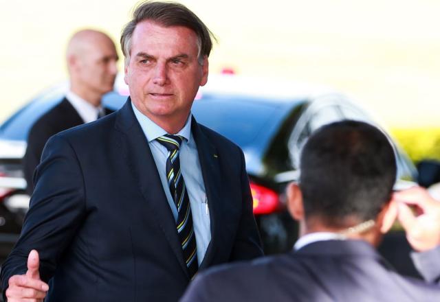 Tribunal Superior Eleitoral (TSE) absolve ex-presidente Jair Bolsonaro de três ações