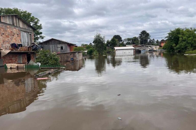 Novo boletim da Defesa Civil do Paraná: Enchentes impactam 33,9 mil pessoas e chuvas devem voltar