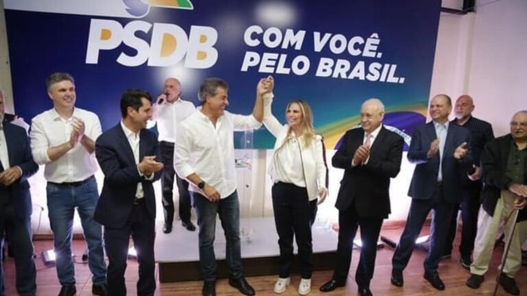 Ex-governador Beto Richa reconduzido à presidência do PSDB e Rodrigo Rossoni está na direção