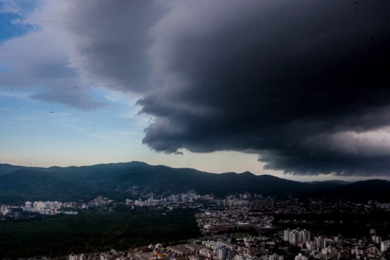 Ciclone extratropical próxima a costa do Rio Grande do Sul pode causar problemas