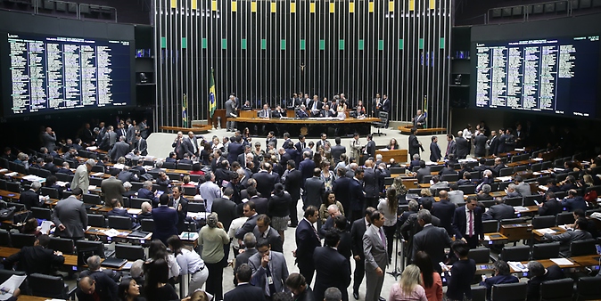 Congresso fecha o ano votando o orçamento geral, com fundo partidário de R$ 4,9 bilhões