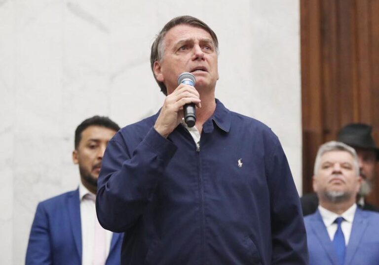 Ex-presidente Jair Bolsonaro é cidadão honorário do Paraná