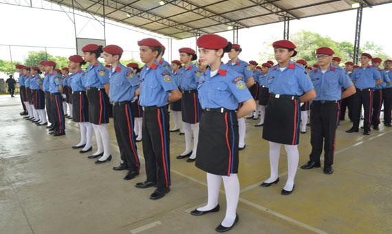 68% das escolas consultadas no Paraná optaram pelo modelo cívico-militar