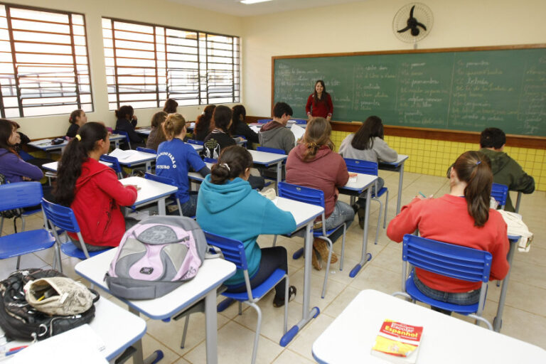 Volta às aulas: Leis auxiliam pais e alunos no Paraná