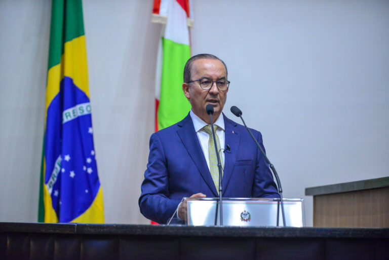 Na abertura dos trabalhos da Alesc, governador destaca resiliência e união dos catarinense