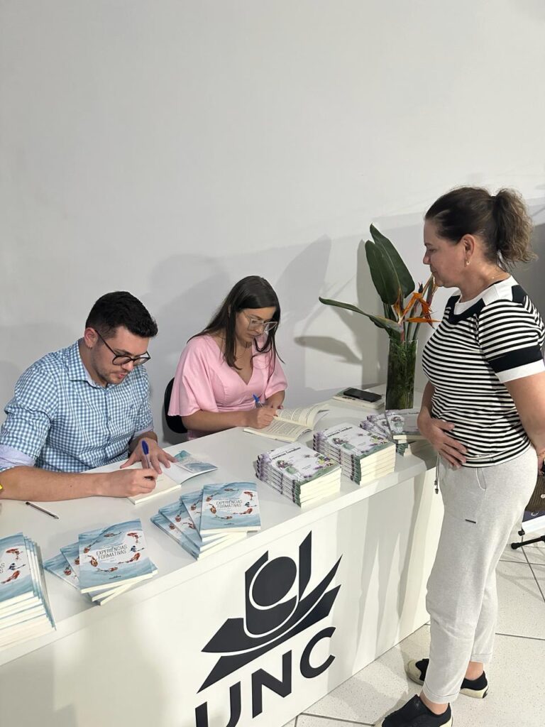 Na UnC, lançamento de livros por egressos do Campus de Porto União