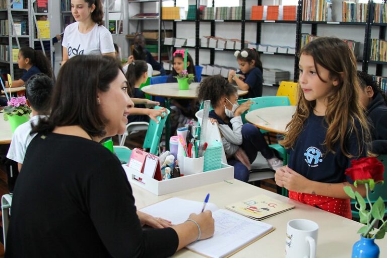 Educação do Santa Catarina contrata profissionais