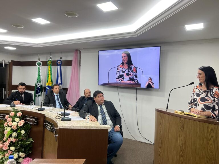 Pastora da Assembleia de Deus fala na Tribuna Popular da Câmara Municipal