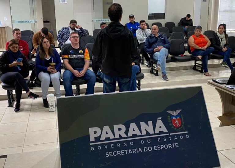 Paula Freitas debate em reunião, adesão ao Programa “Pedala Paraná”