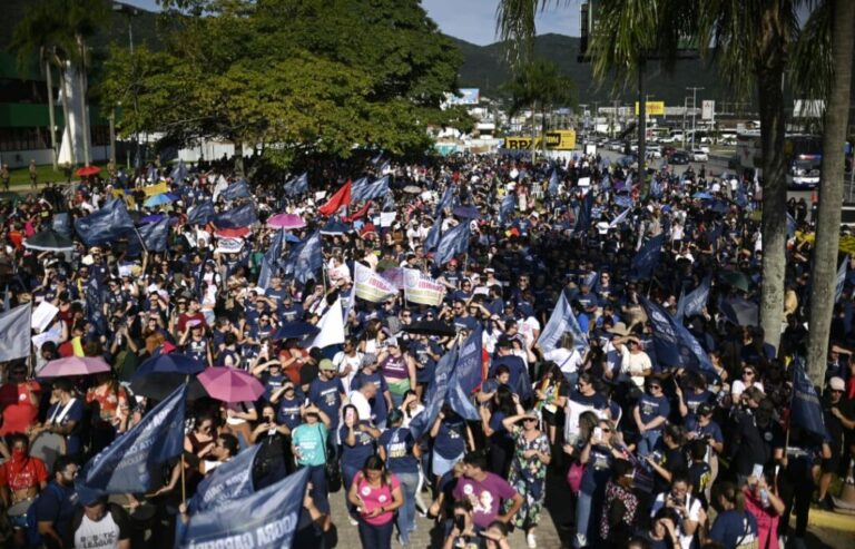 Governador Jorginho endurece com os professores de Santa Catarina que estão em greve