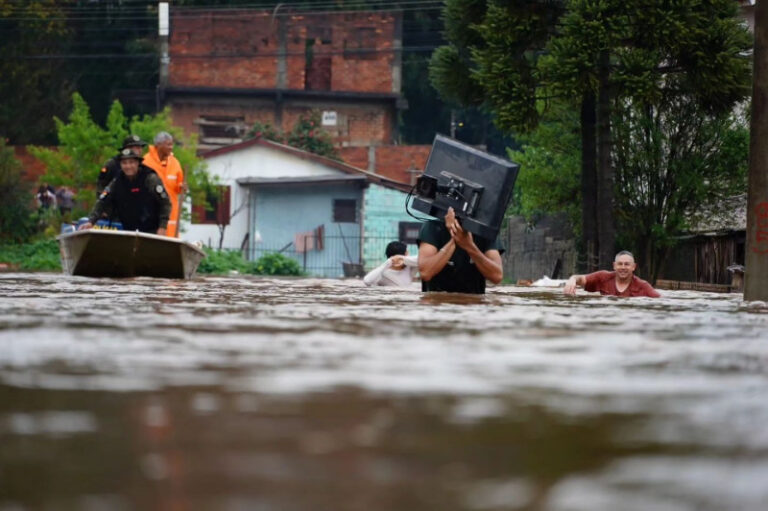 Desastres naturais geram perdas históricas de 380 bilhões de dólares